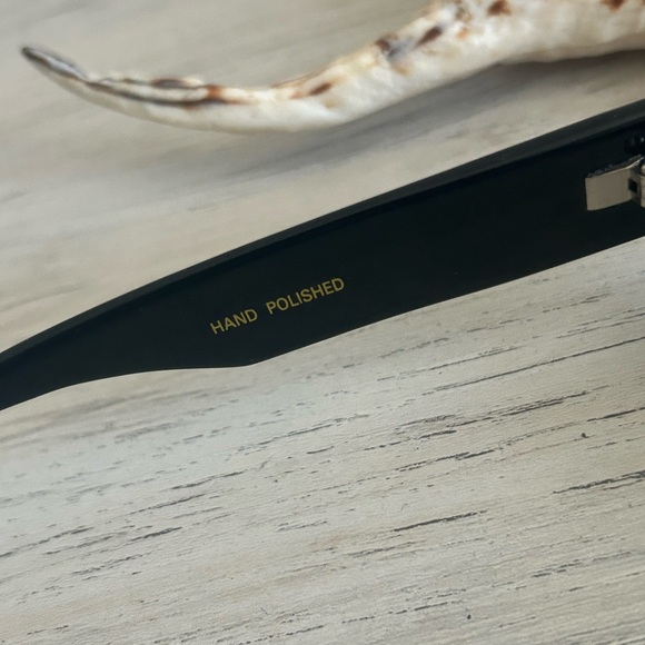 Urban Outfitters Vintage Minks Black Oval Sunglasses - Picture 8 of 8